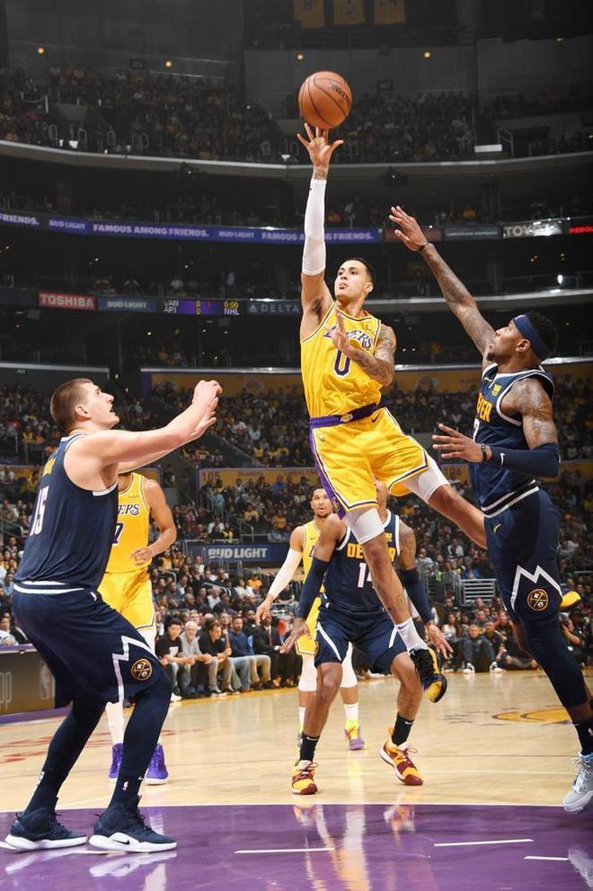 某队队员砍下高分，助力全队获胜