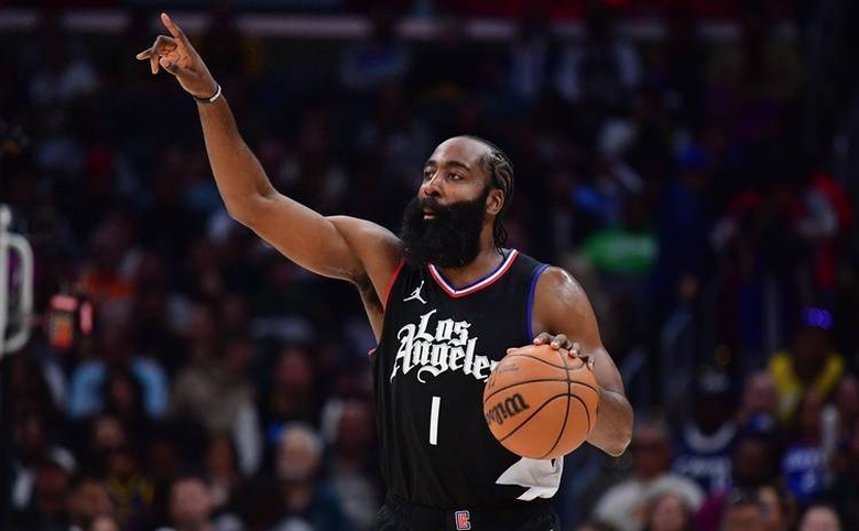 火箭继续保持优势,哈登率队夺冠信心增强 火箭继续保持优势,哈登率队夺冠信心增强