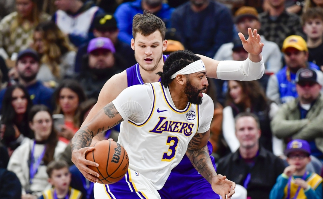 爵士逆转湖人，戈贝尔带队取胜